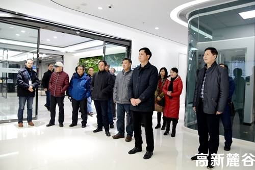 1月25日，湖南工业职业技术学院校长向罗生一行来到高新区调研。周秋燕 摄.jpg